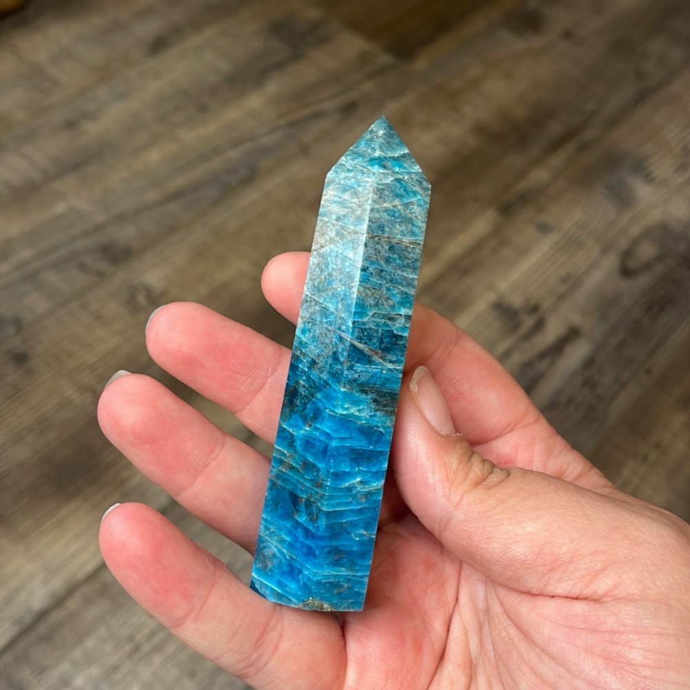 flashy blue apatite crystal tower